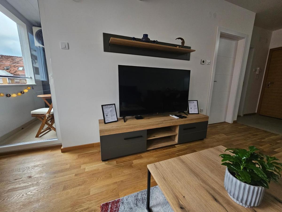 Sun&Moon Apartments Нови-Сад Экстерьер фото